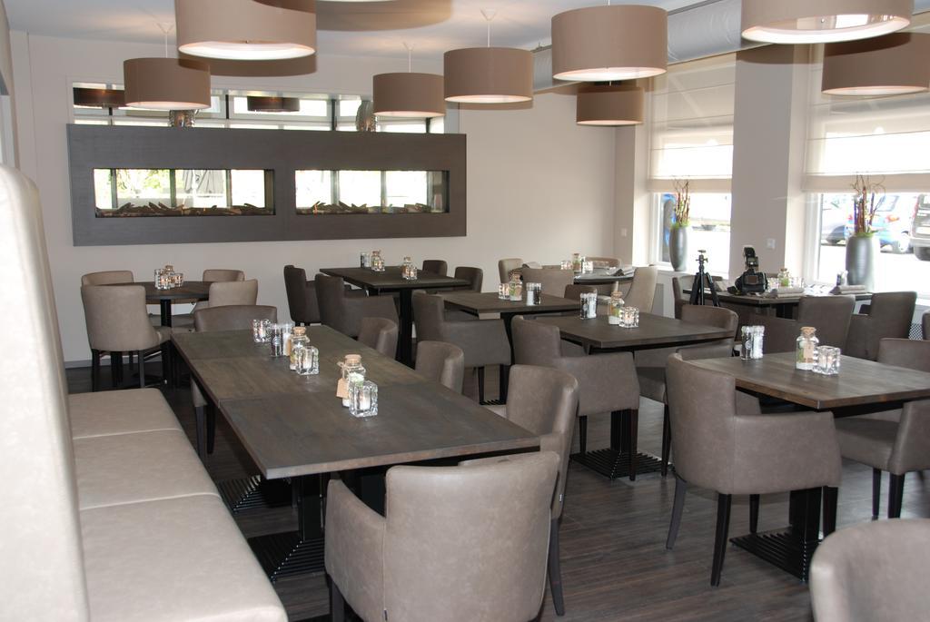 Hotel-Restaurant Thuis! Dinteloord Bagian luar foto