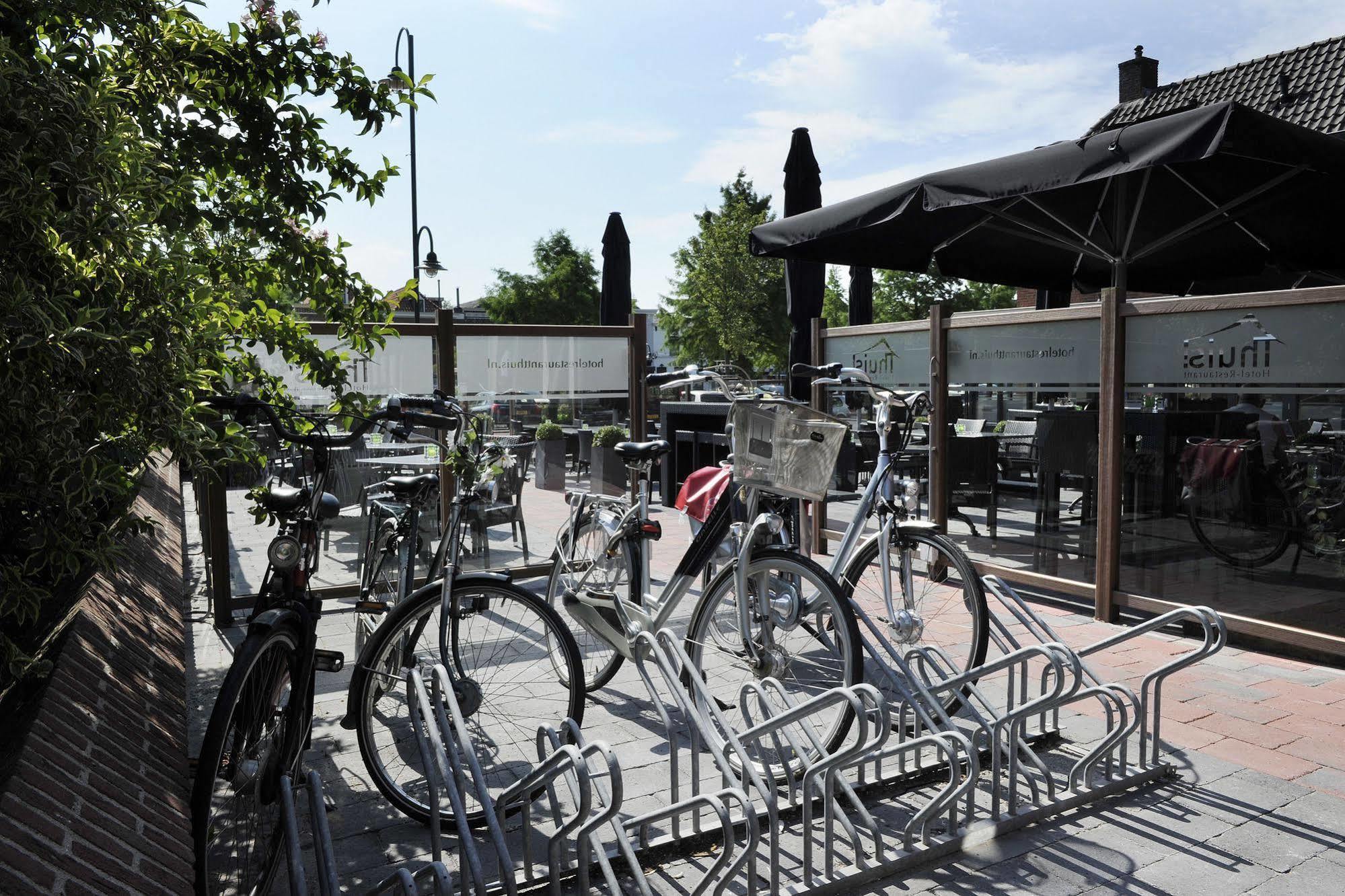 Hotel-Restaurant Thuis! Dinteloord Bagian luar foto
