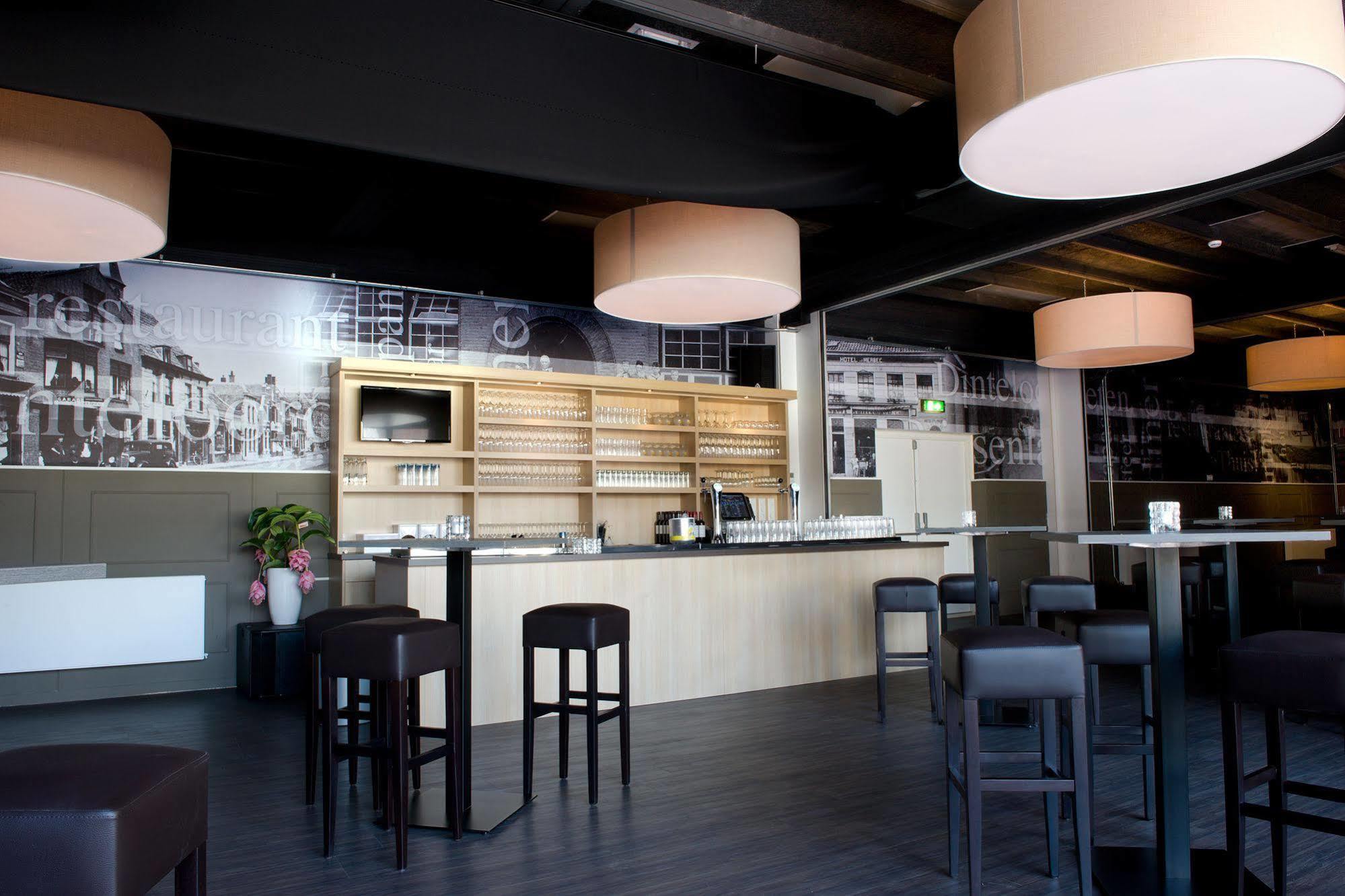 Hotel-Restaurant Thuis! Dinteloord Bagian luar foto
